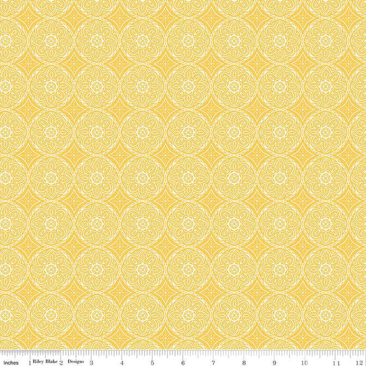 Gingham Cottage Medallion  - Yellow